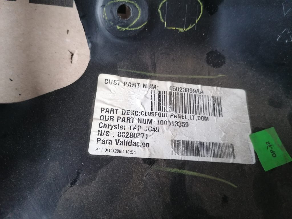 Gaisa filtra korpusa vāks priekš DODGE JOURNEY 2008 2 Gaisa filtra korpusa vāks priekš DODGE JOURNEY 2008