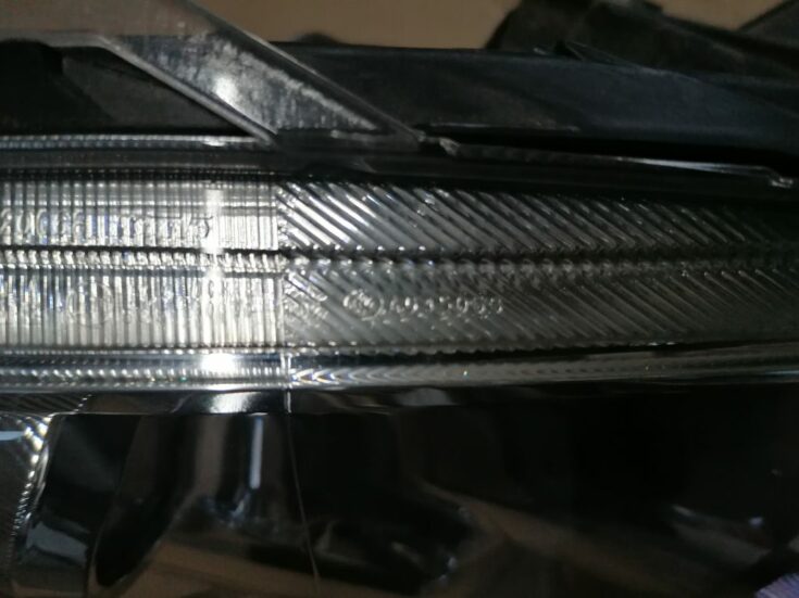 Priekšējais labais lukturis priekš SUBARU LEGACY 2011