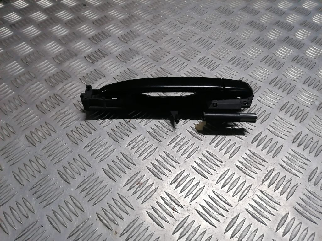 Priekšējāis labais durvju rokturis priekš SUBARU LEGACY 2011 1 Priekšējāis labais durvju rokturis priekš SUBARU LEGACY 2011