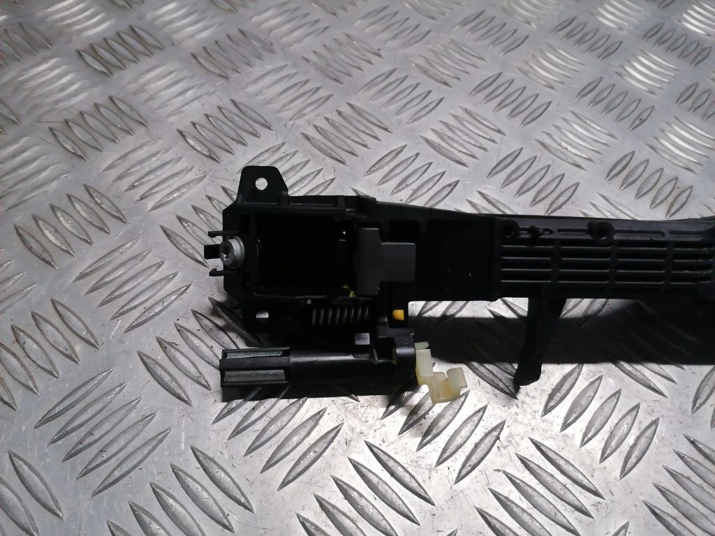 Priekšējāis labais durvju rokturis priekš SUBARU LEGACY 2011 3 Priekšējāis labais durvju rokturis priekš SUBARU LEGACY 2011