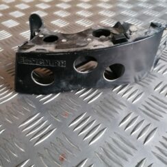 Aizmugurējā spārna un bufera stiprinājums priekš SUBARU LEGACY 2011