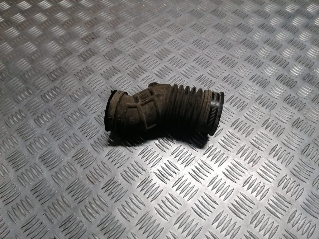 Gaisa filtra korpusa caurule priekš SUBARU LEGACY 2011 1 Gaisa filtra korpusa caurule priekš SUBARU LEGACY 2011