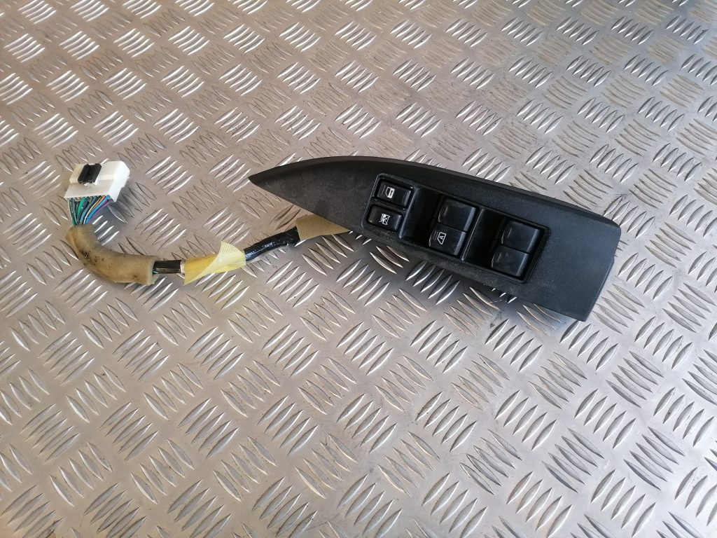 Šofera durvju slēdža pogas priekš SUBARU LEGACY 2011 1 Šofera durvju slēdža pogas priekš SUBARU LEGACY 2011