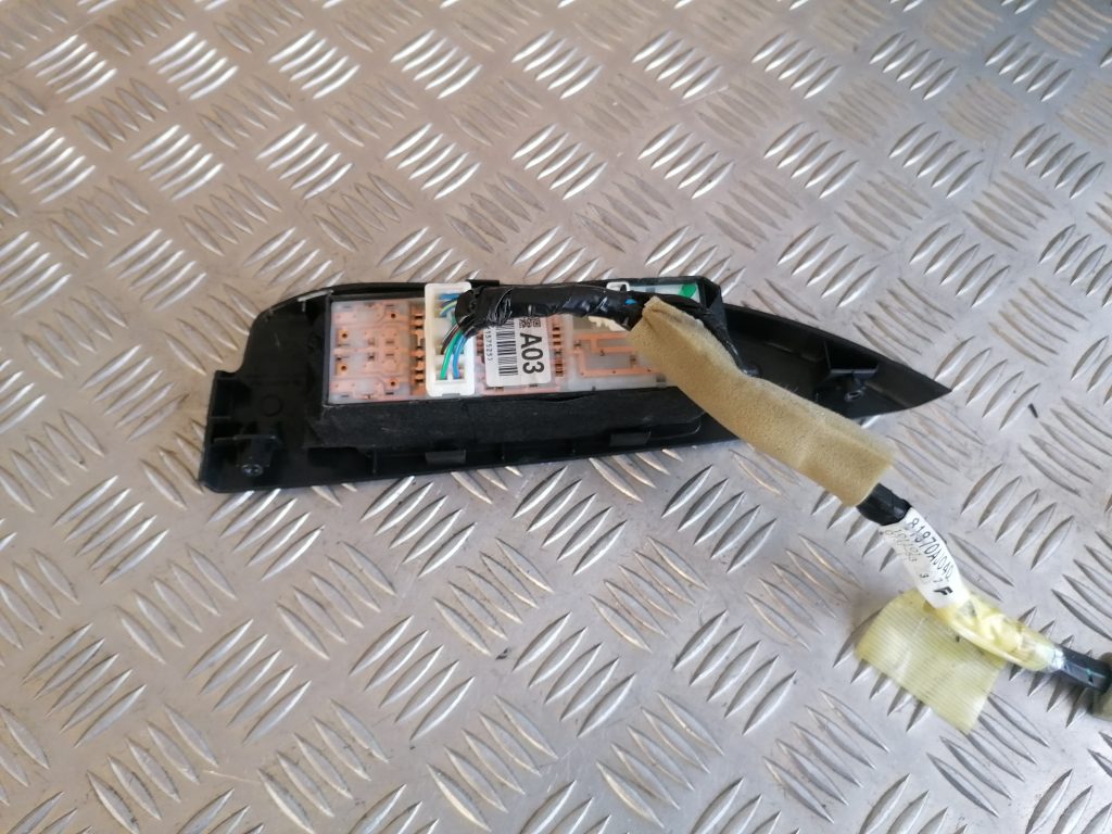 Šofera durvju slēdža pogas priekš SUBARU LEGACY 2011 4 Šofera durvju slēdža pogas priekš SUBARU LEGACY 2011