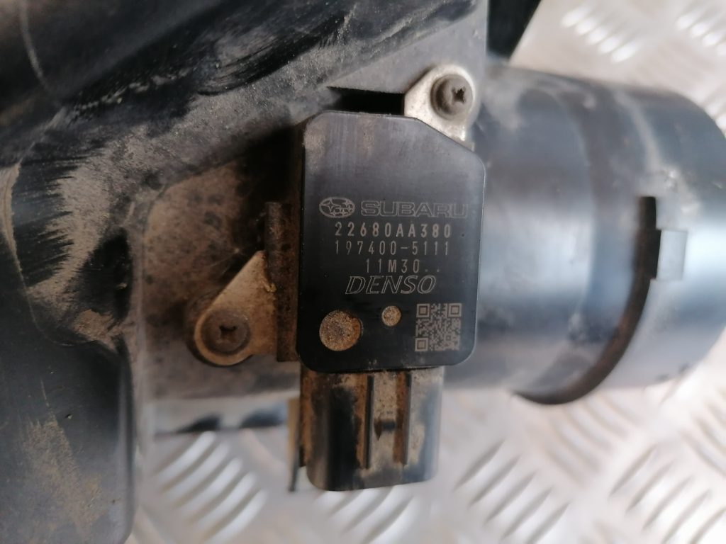 Gaisa filtra korpusa vāks priekš SUBARU LEGACY 2011 6 Gaisa filtra korpusa vāks priekš SUBARU LEGACY 2011