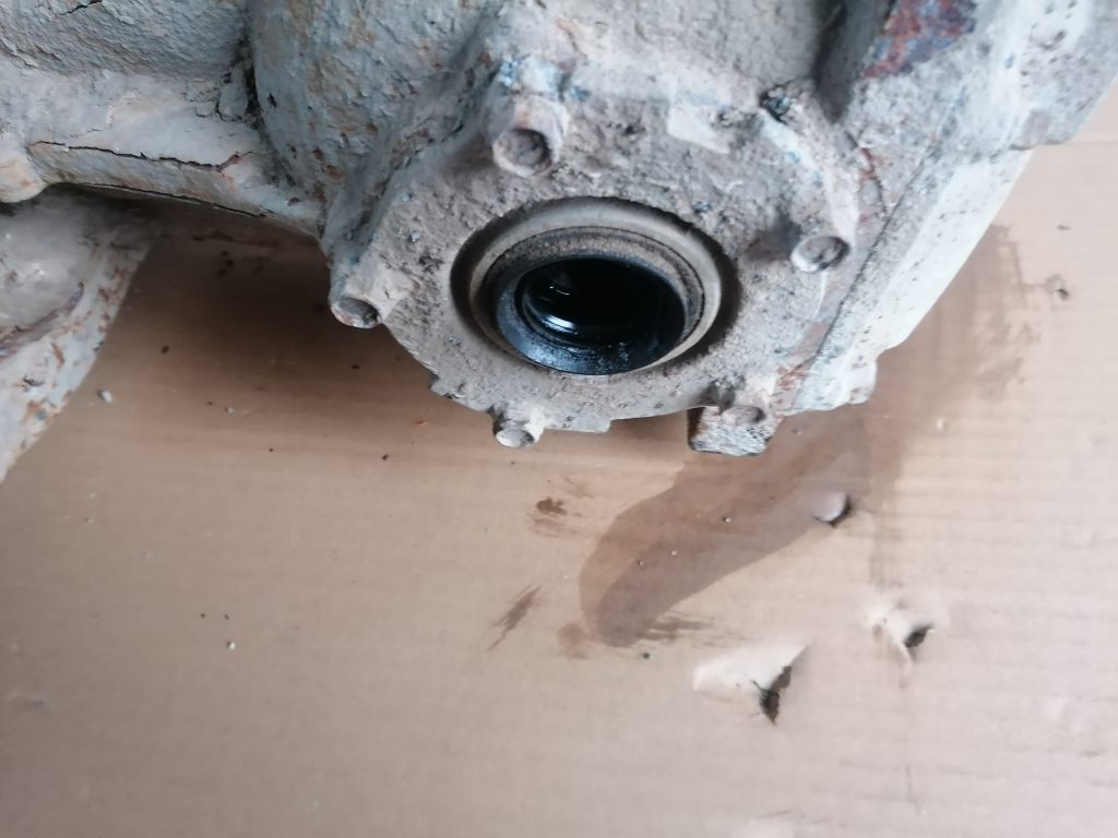 Aizmugurējais reduktors priekš SUBARU LEGACY 2011 4 Aizmugurējais reduktors priekš SUBARU LEGACY 2011