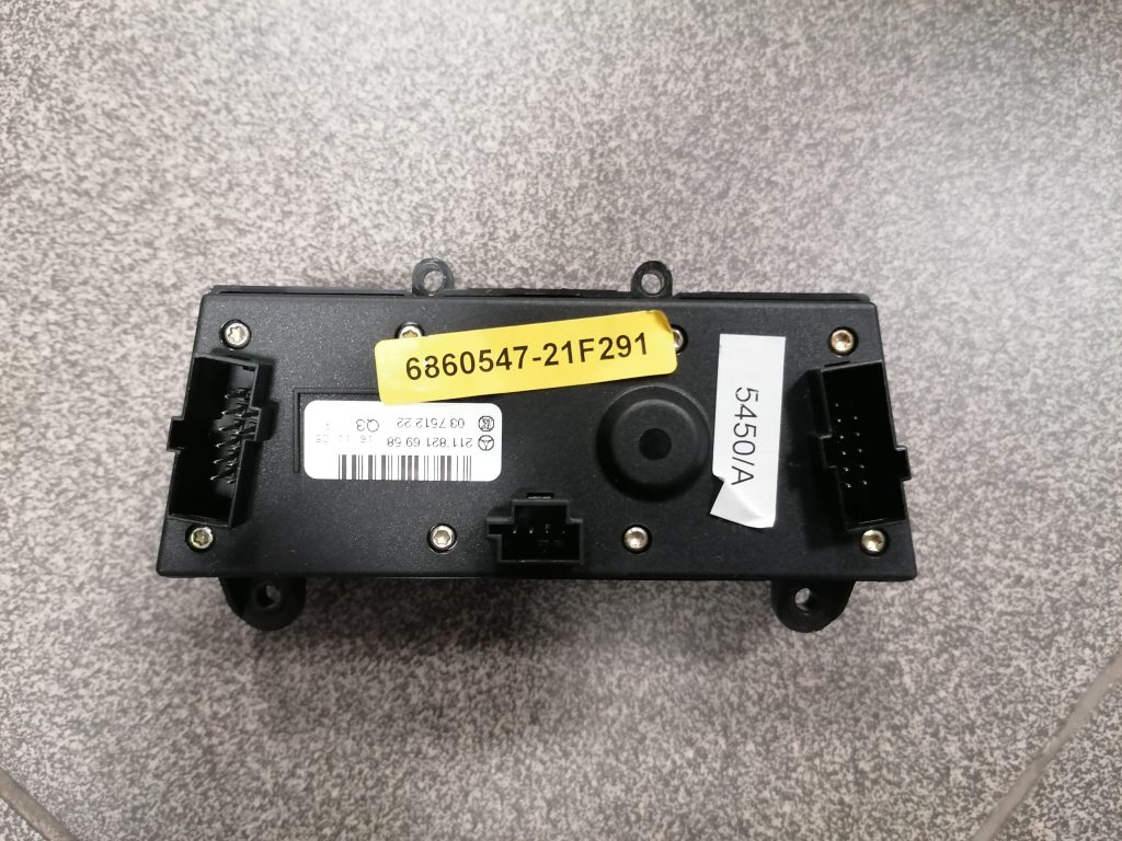 Parkošanās devēju poga priekš MERCEDES BENZ CLS 320 2005 2 Parkošanās devēju poga priekš MERCEDES BENZ CLS 320 2005