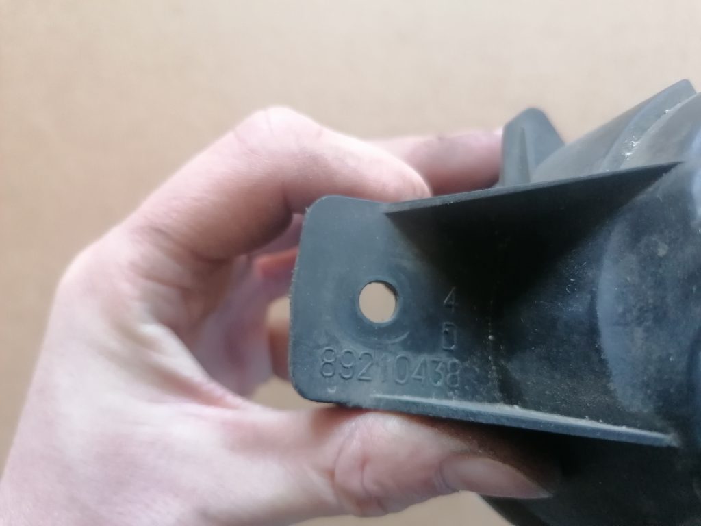 Miglas lukturis priekšā labajā pusē priekš RENAULT MASTER 2010- 89210438 5 Miglas lukturis priekšā labajā pusē priekš RENAULT MASTER 2010- 89210438