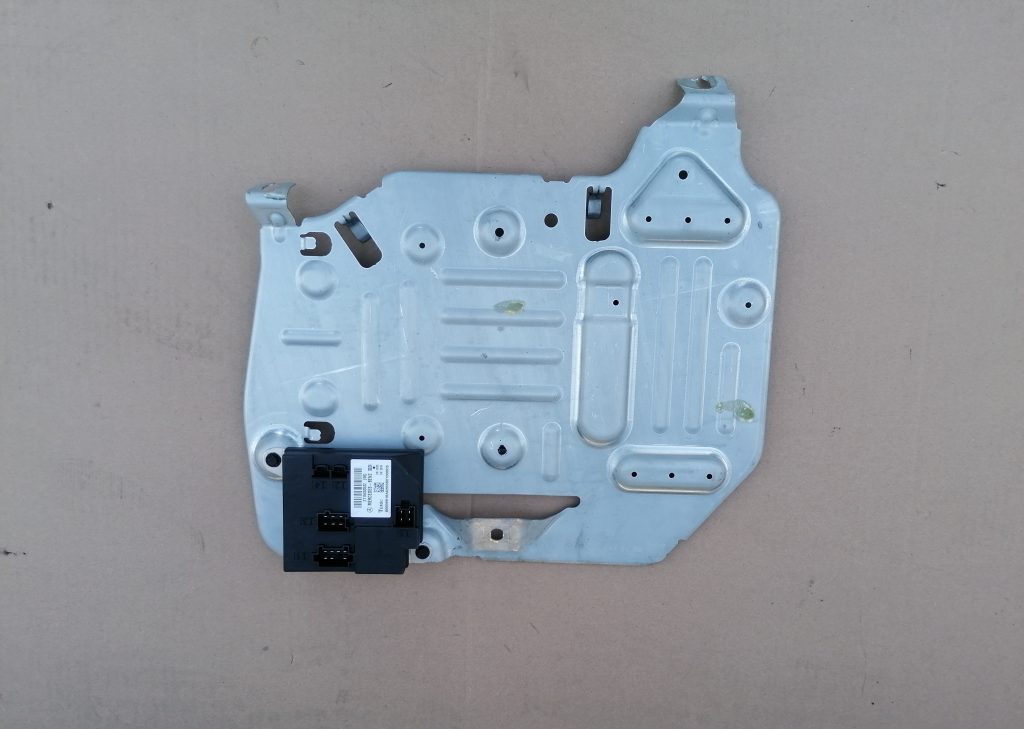 Komforta vadības bloks priekš MERCEDES BENZ CLS 320 2005 1 Komforta vadības bloks priekš MERCEDES BENZ CLS 320 2005