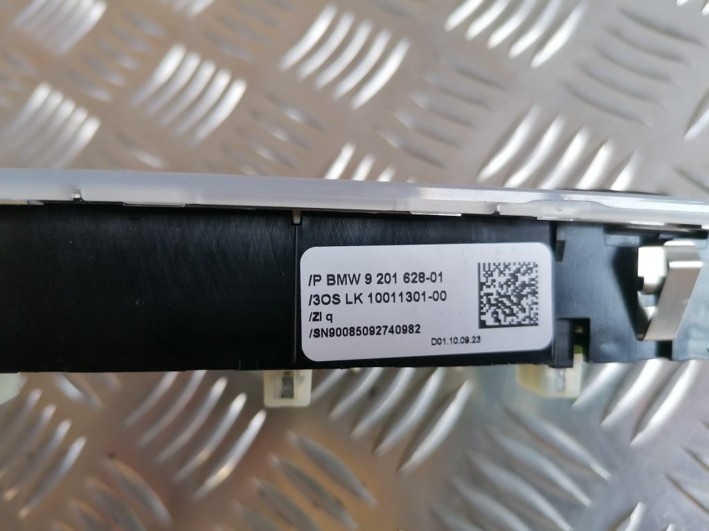 Aizmugurējo sēdvietu apgaismojums priekš BMW 1 E87 2009 WHITE 3 Aizmugurējo sēdvietu apgaismojums priekš BMW 1 E87 2009 WHITE