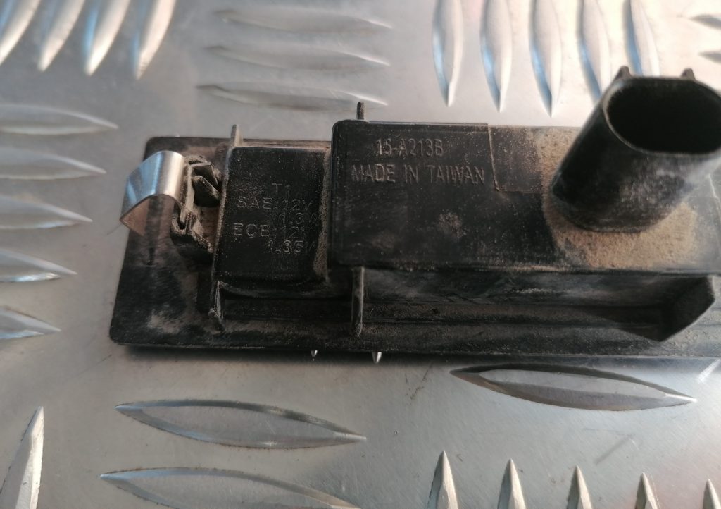 Numura zīmes apgaismojums priekš BMW 1 E87 2009 WHITE 3 Numura zīmes apgaismojums priekš BMW 1 E87 2009 WHITE