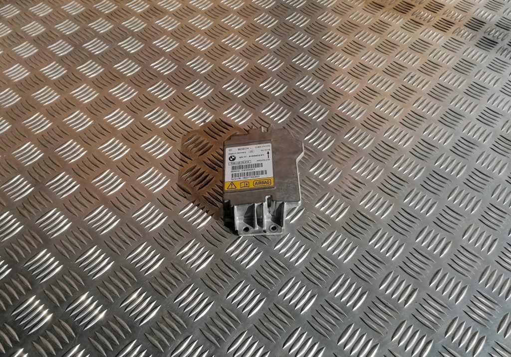 Drošības spilvena vadības bloks priekš BMW 1 E87 2009 WHITE 1 Drošības spilvena vadības bloks priekš BMW 1 E87 2009 WHITE