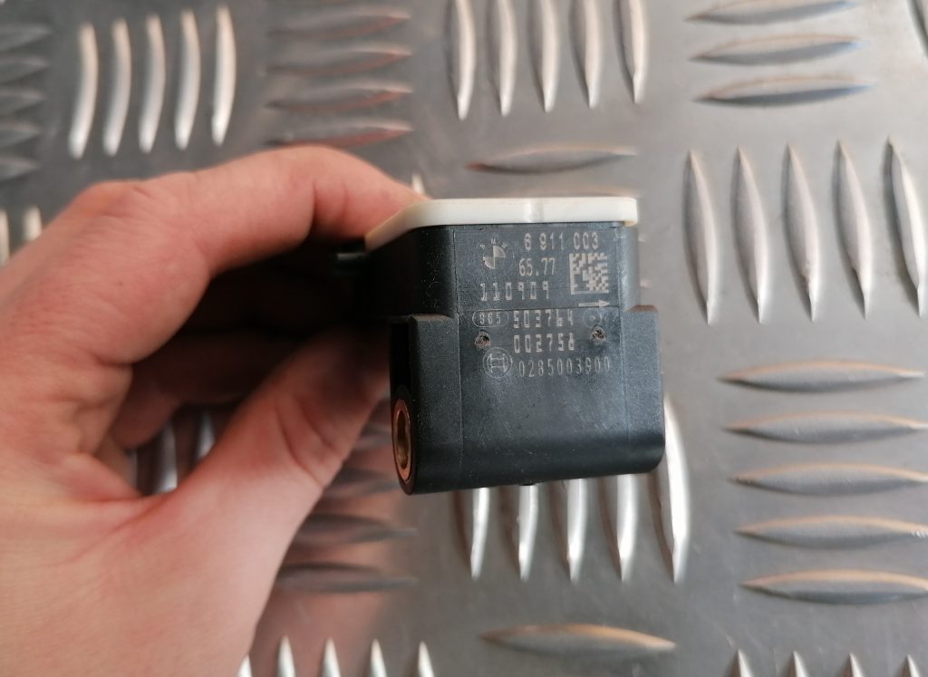 Drošības spilvena trieciensensors priekš BMW 1 E87 2009 WHITE 3 Drošības spilvena trieciensensors priekš BMW 1 E87 2009 WHITE