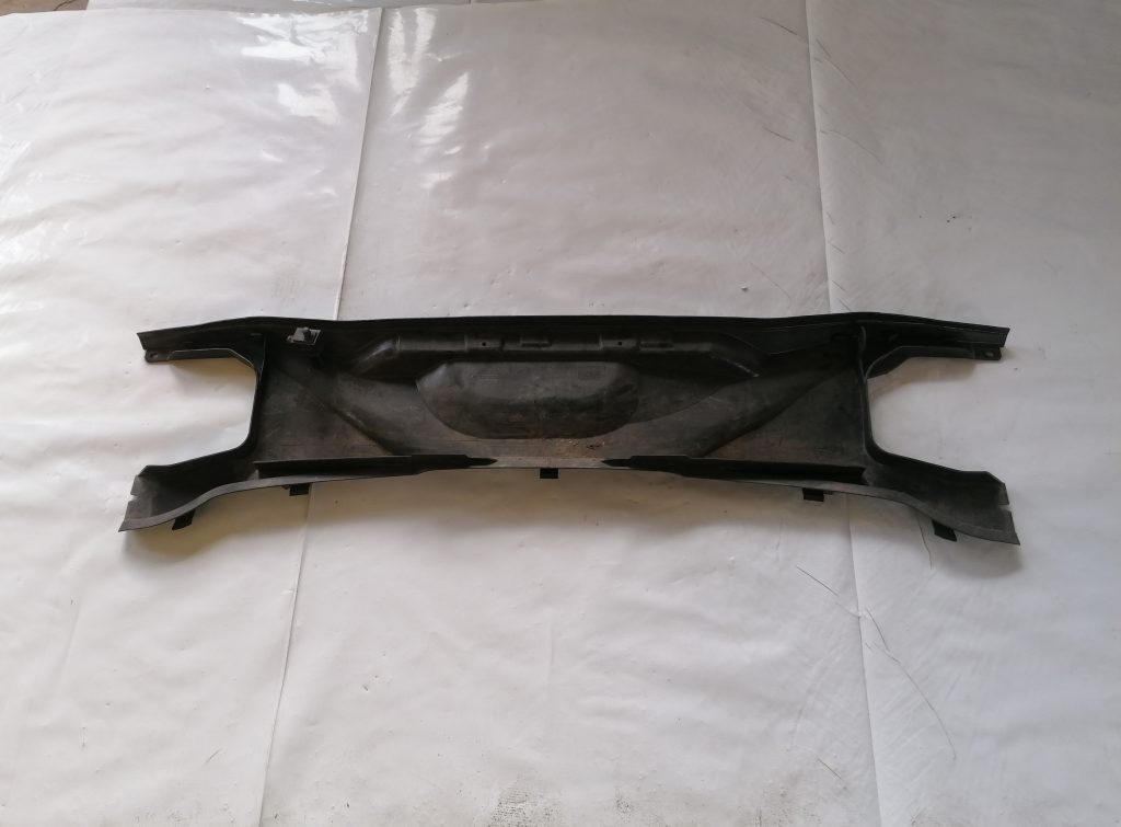 Salona gaisa filtra korpuss priekš BMW 1 E87 2009 WHITE 2 Salona gaisa filtra korpuss priekš BMW 1 E87 2009 WHITE