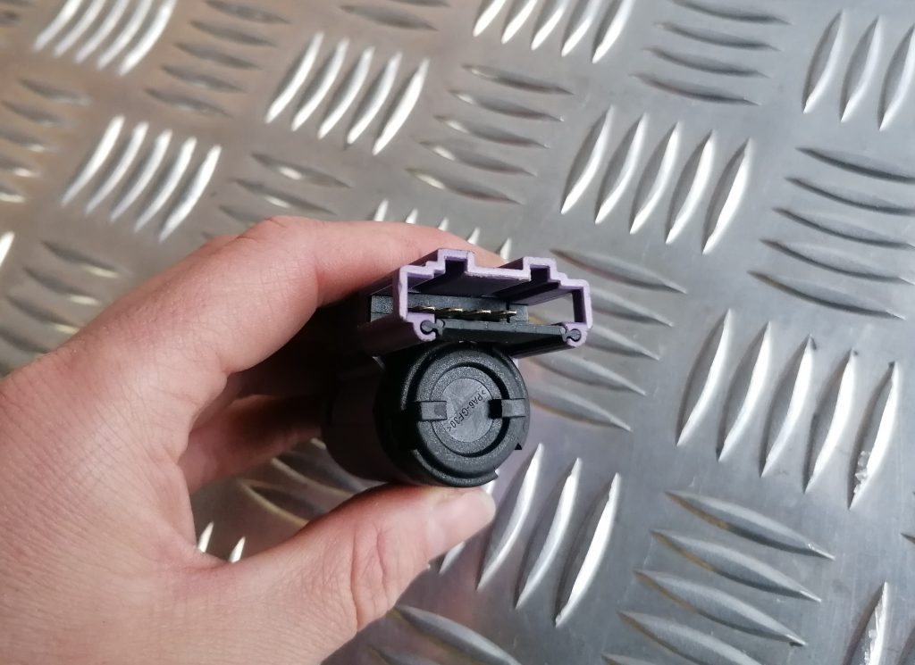 Bremžu signāla slēdzis priekš VAG 19322000 3 Bremžu signāla slēdzis priekš VAG 19322000