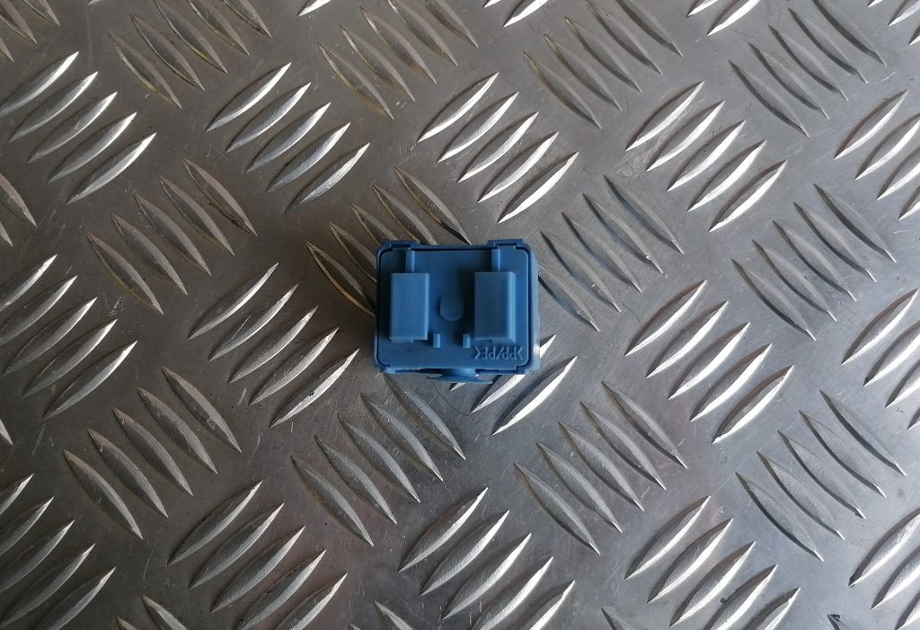 Skaņas signāla releja priekš LEXUS IS250 2007 2 Skaņas signāla releja priekš LEXUS IS250 2007