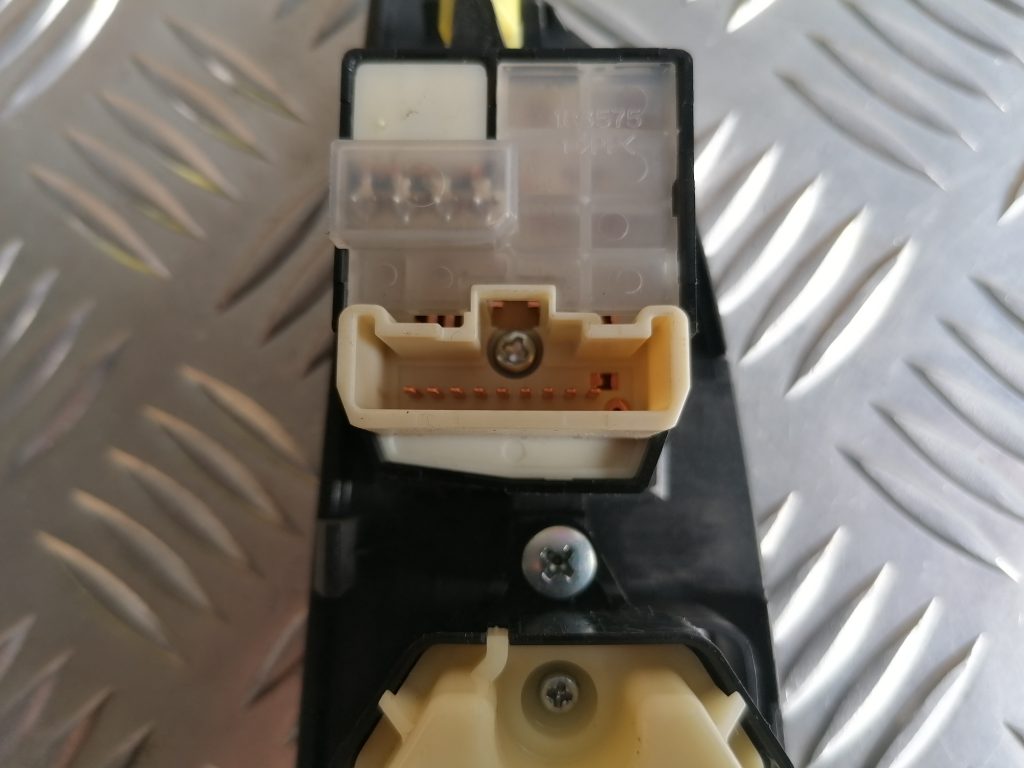 Šofera durvju slēdža pogas priekš LEXUS IS250 2007 5 Šofera durvju slēdža pogas priekš LEXUS IS250 2007