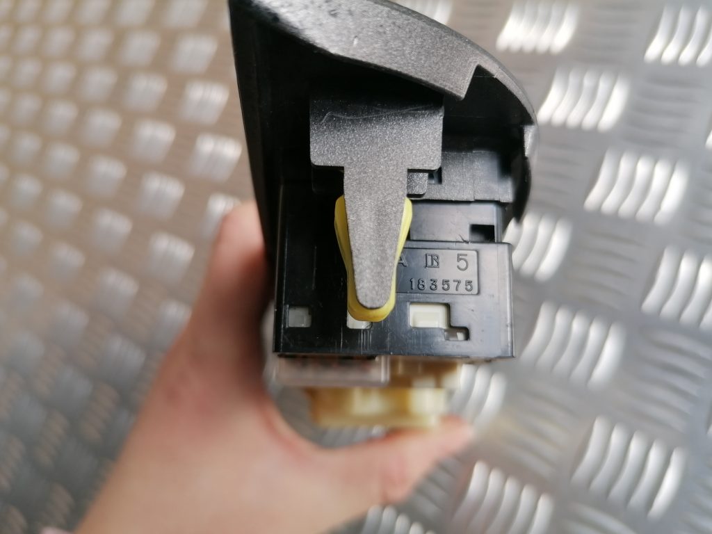 Šofera durvju slēdža pogas priekš LEXUS IS250 2007 7 Šofera durvju slēdža pogas priekš LEXUS IS250 2007