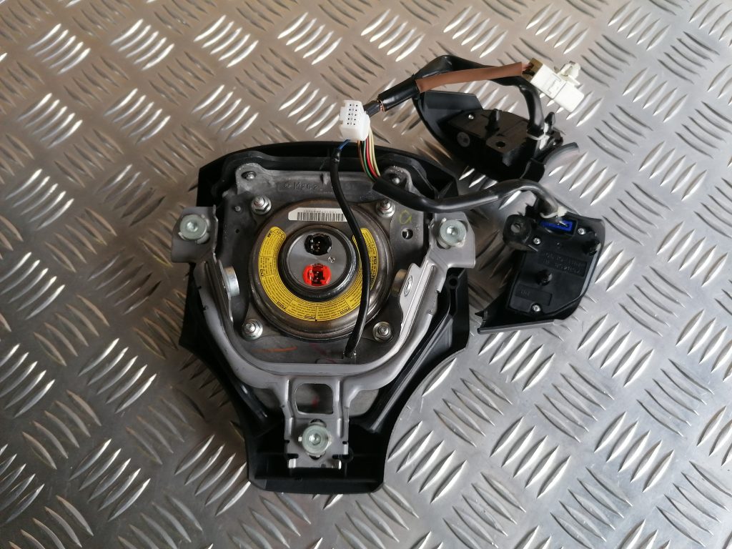 Stūres drošības spilvens priekš LEXUS IS250 2007 3 Stūres drošības spilvens priekš LEXUS IS250 2007