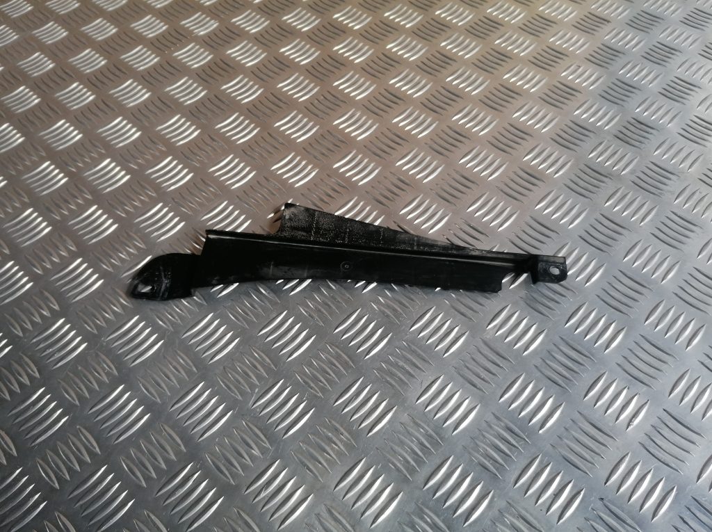 Automašīnas radio kronšteins priekš LEXUS IS250 2007 1 Automašīnas radio kronšteins priekš LEXUS IS250 2007