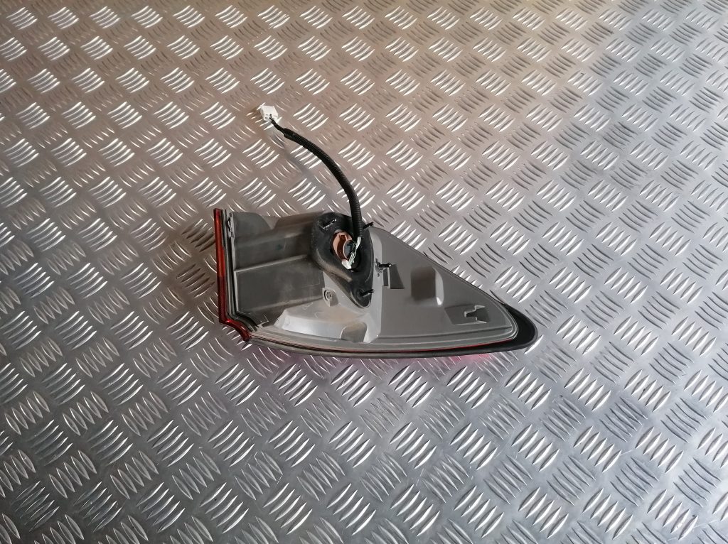 Aizmugurējais labais lukturis priekš LEXUS IS250 2007 2 Aizmugurējais labais lukturis priekš LEXUS IS250 2007