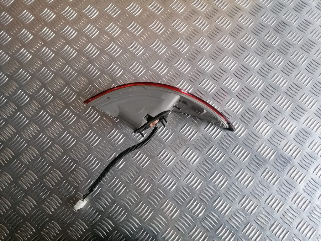 Aizmugurējais labais lukturis priekš LEXUS IS250 2007 3 Aizmugurējais labais lukturis priekš LEXUS IS250 2007