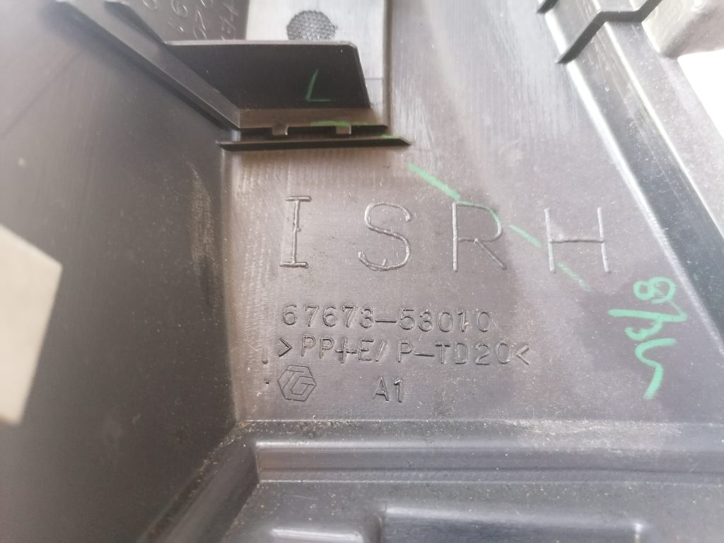 Aizmugurējo labo durvju moldings priekš LEXUS IS250 2007 5 Aizmugurējo labo durvju moldings priekš LEXUS IS250 2007