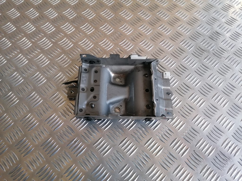 Priekšēja bufera pastiprinātāja kronšteins priekš LEXUS IS250 2007 1 Priekšēja bufera pastiprinātāja kronšteins priekš LEXUS IS250 2007