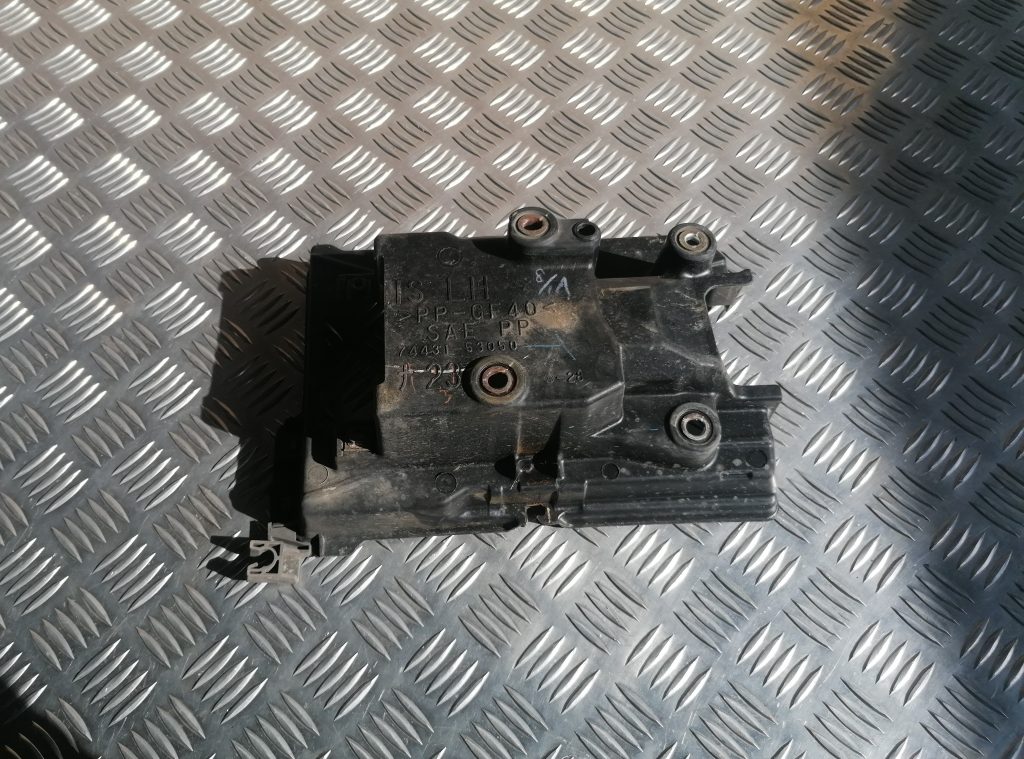 Akumulatora pamatnes kronšteins priekš LEXUS IS250 2007 2 Akumulatora pamatnes kronšteins priekš LEXUS IS250 2007