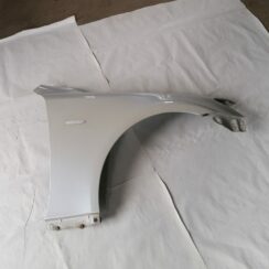 Priekšējais labais spārns priekš LEXUS IS250 2007