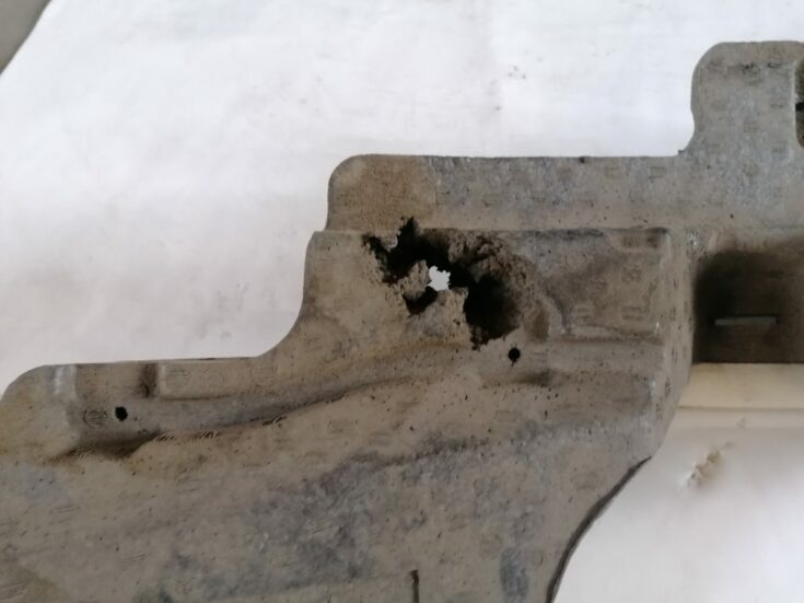 Bufera putuplasts priekš KIA SORENTO 2002-2009 865213E500