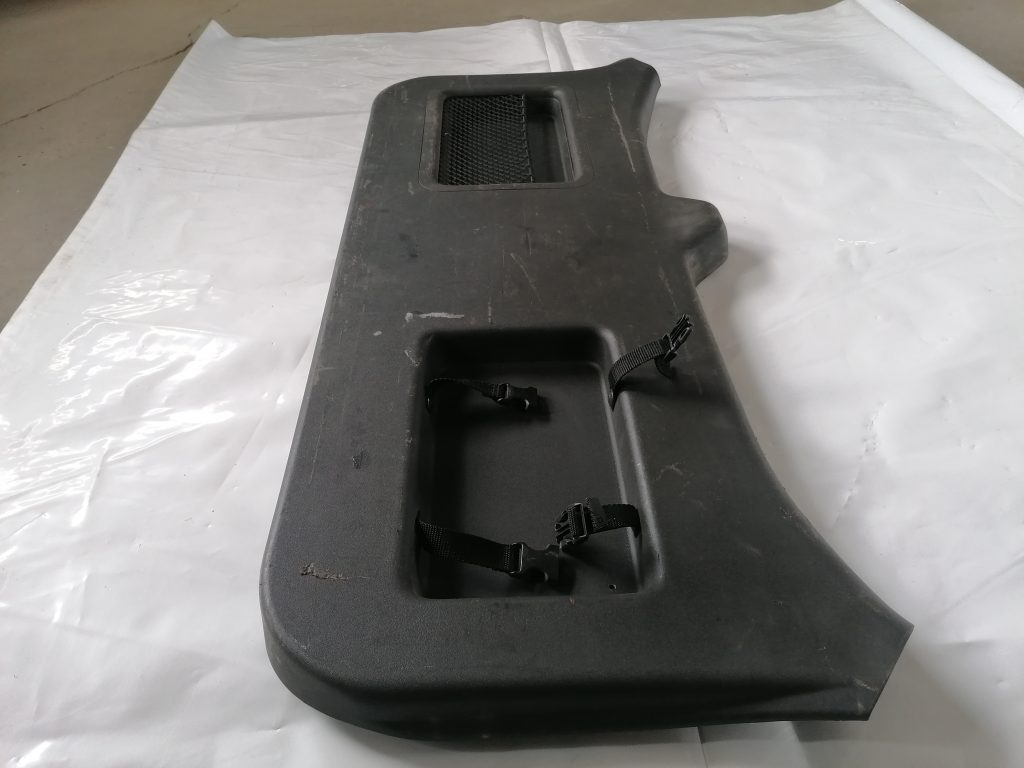 Bagāžnieka vāka liela apdare priekš NISSAN PATHFINDER 2006 2 Bagāžnieka vāka liela apdare priekš NISSAN PATHFINDER 2006