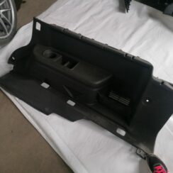 Bagāžnieka nodalījuma sānu apdare priekš NISSAN PATHFINDER 2006