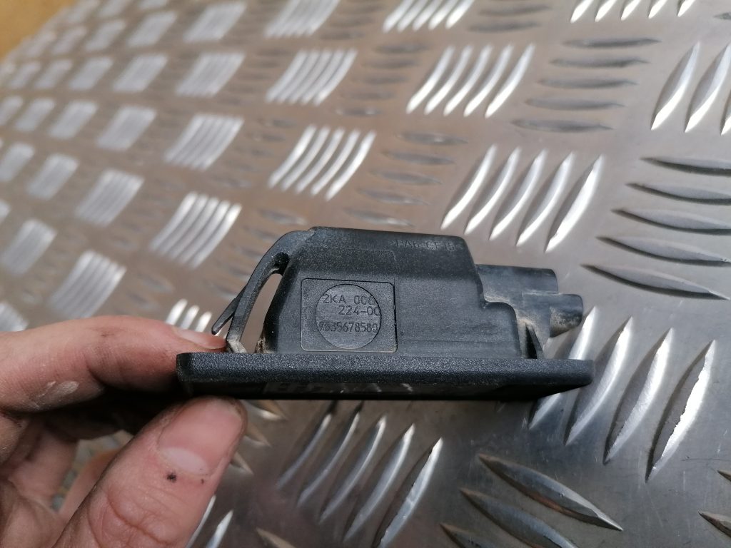 Numura zīmes apgaismojums priekš NISSAN PATHFINDER 2006 3 Numura zīmes apgaismojums priekš NISSAN PATHFINDER 2006