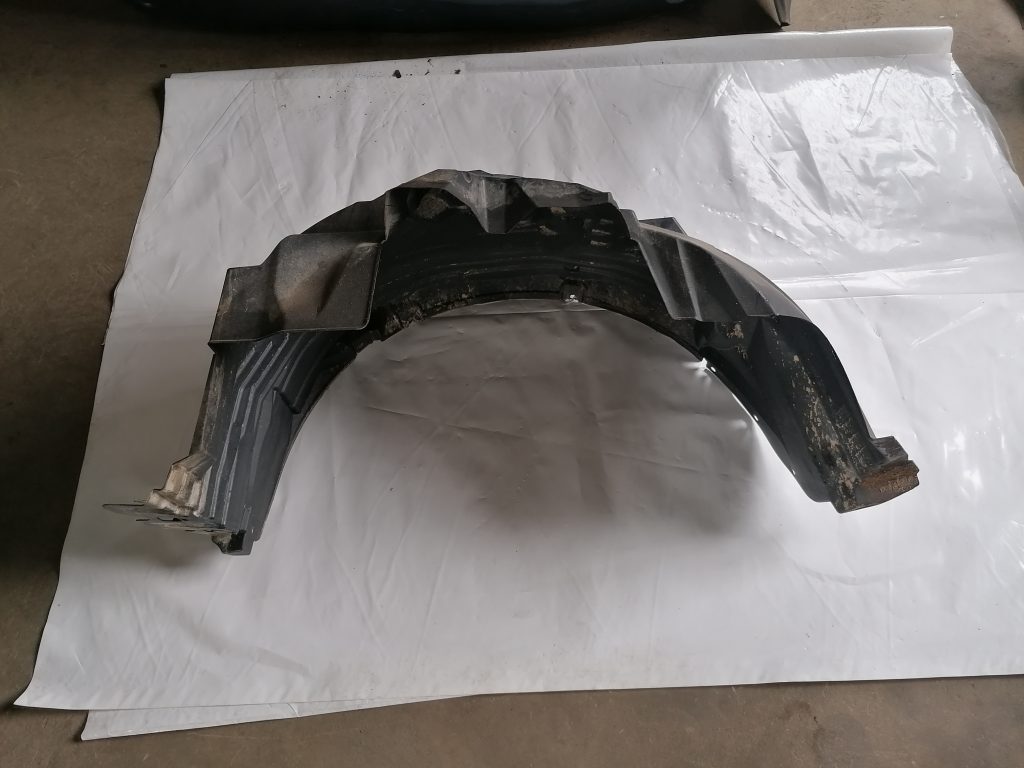 Priekšējais labais paspārns priekš NISSAN PATHFINDER 2006 1 Priekšējais labais paspārns priekš NISSAN PATHFINDER 2006