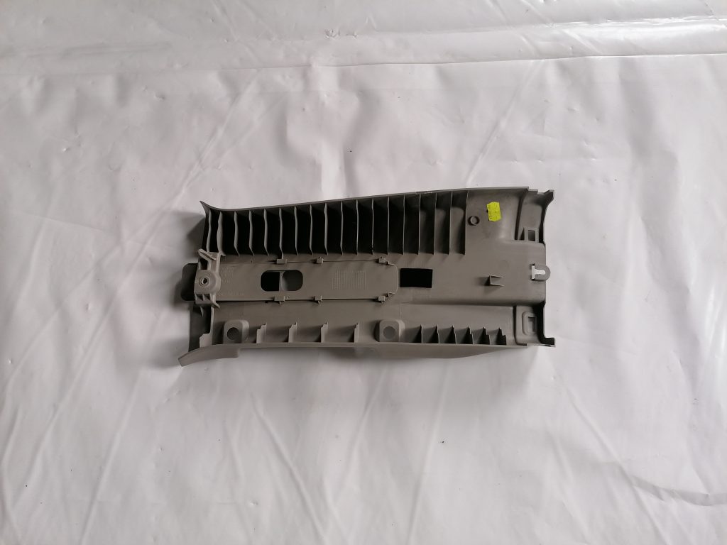 Vidējas salona statnes apdare priekš NISSAN PATHFINDER 2006 2 Vidējas salona statnes apdare priekš NISSAN PATHFINDER 2006