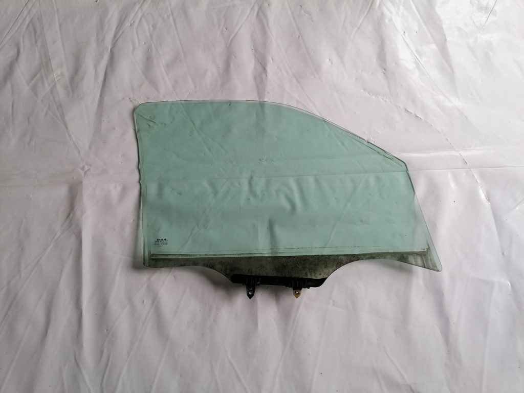 Priekšējo kreiso durvju stikls priekš NISSAN PATHFINDER 2006 1 Priekšējo kreiso durvju stikls priekš NISSAN PATHFINDER 2006