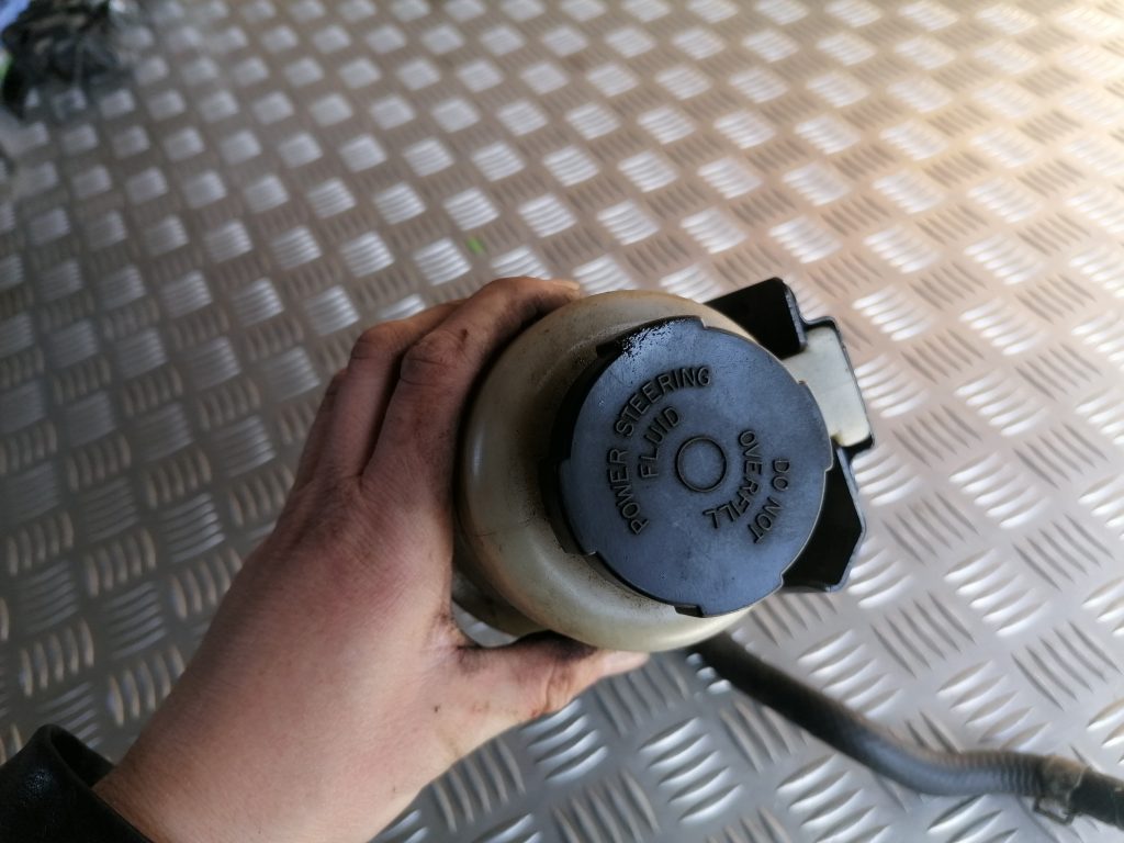 Stūres pastiprinātāja tvertne priekš NISSAN PATHFINDER 2006 3 Stūres pastiprinātāja tvertne priekš NISSAN PATHFINDER 2006