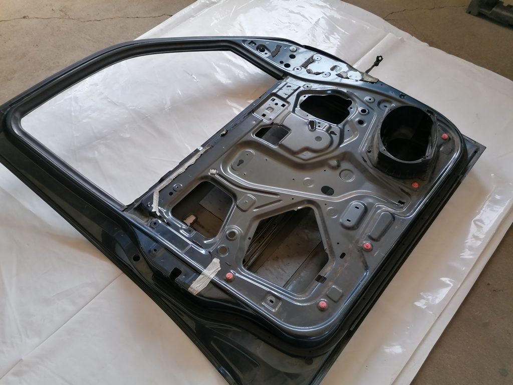 Priekšējās kreisās durvis priekš NISSAN PATHFINDER 2006 2 Priekšējās kreisās durvis priekš NISSAN PATHFINDER 2006