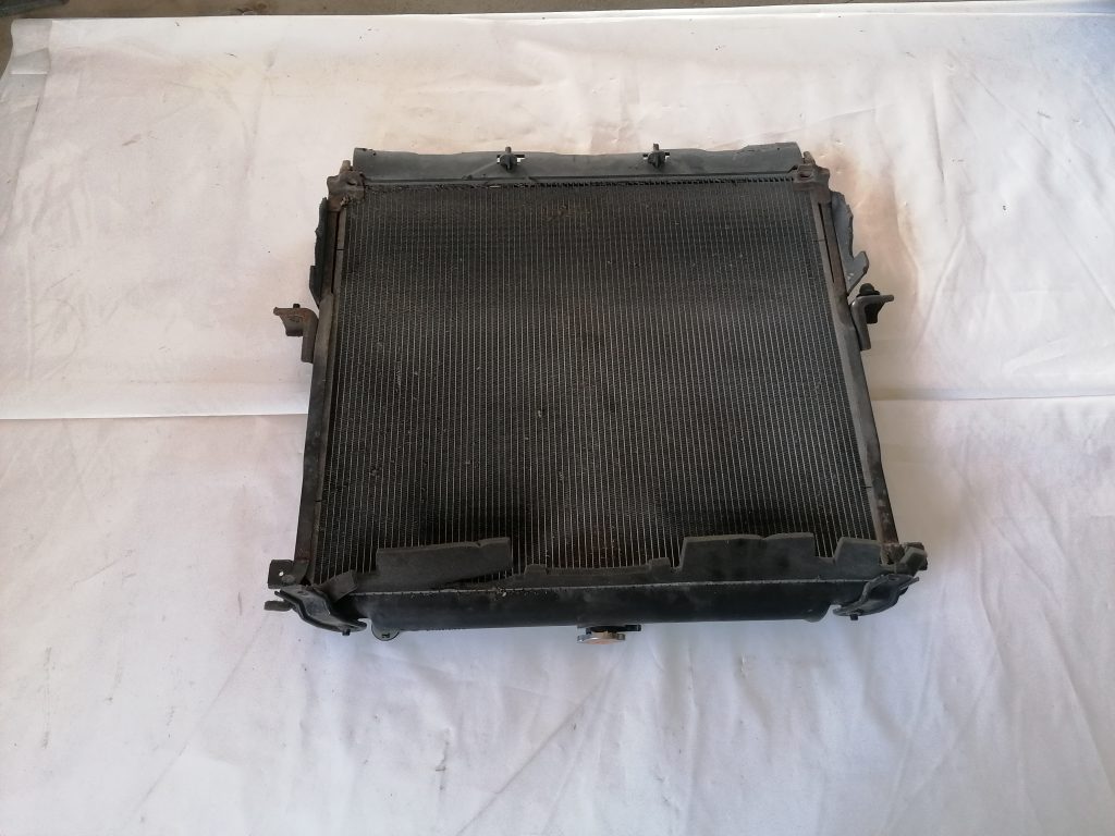 Dzesēšanas radiators priekš NISSAN PATHFINDER 2006 2 Dzesēšanas radiators priekš NISSAN PATHFINDER 2006