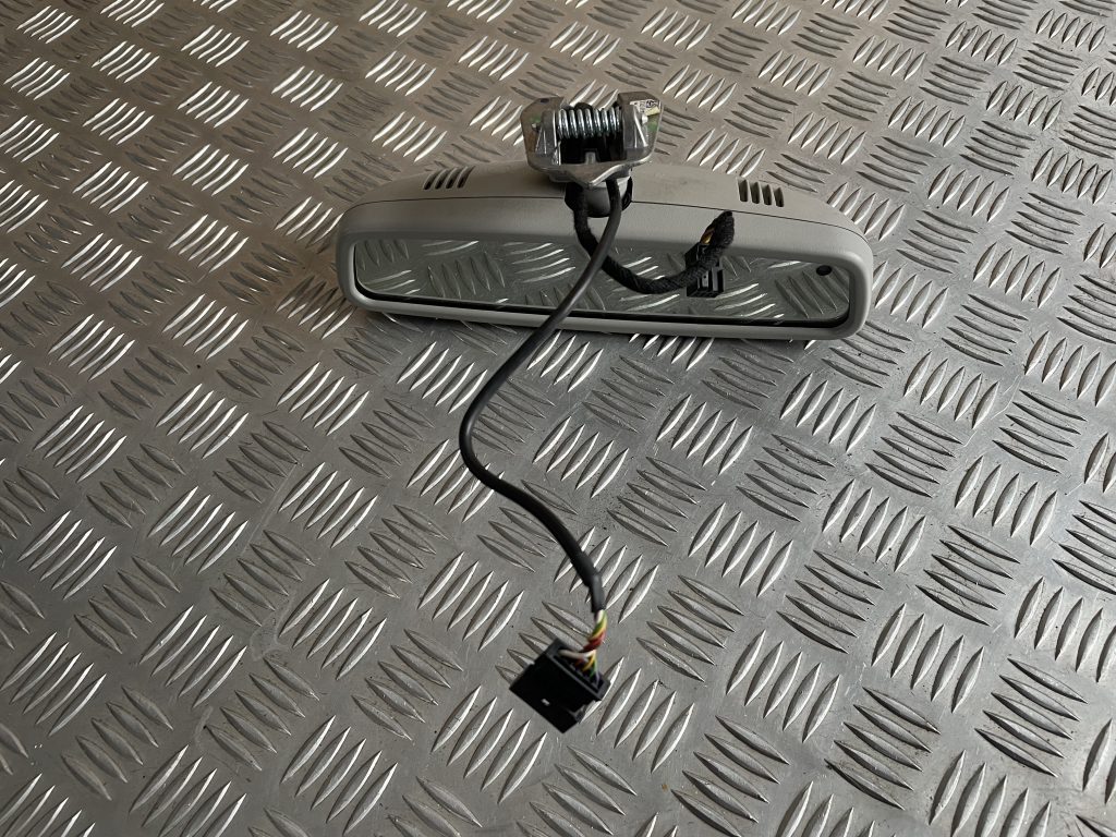 Salona atpakaļskata spogulis priekš MERCEDES BENZ CLS 320 2005 3 Salona atpakaļskata spogulis priekš MERCEDES BENZ CLS 320 2005