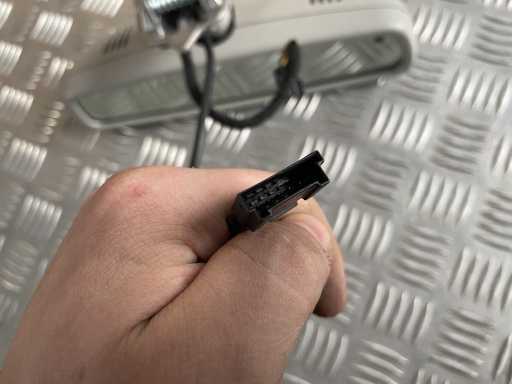 Salona atpakaļskata spogulis priekš MERCEDES BENZ CLS 320 2005 7 Salona atpakaļskata spogulis priekš MERCEDES BENZ CLS 320 2005