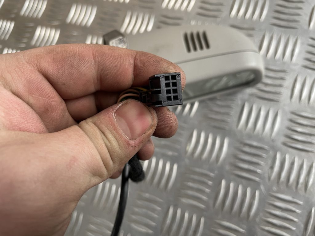 Salona atpakaļskata spogulis priekš MERCEDES BENZ CLS 320 2005 6 Salona atpakaļskata spogulis priekš MERCEDES BENZ CLS 320 2005