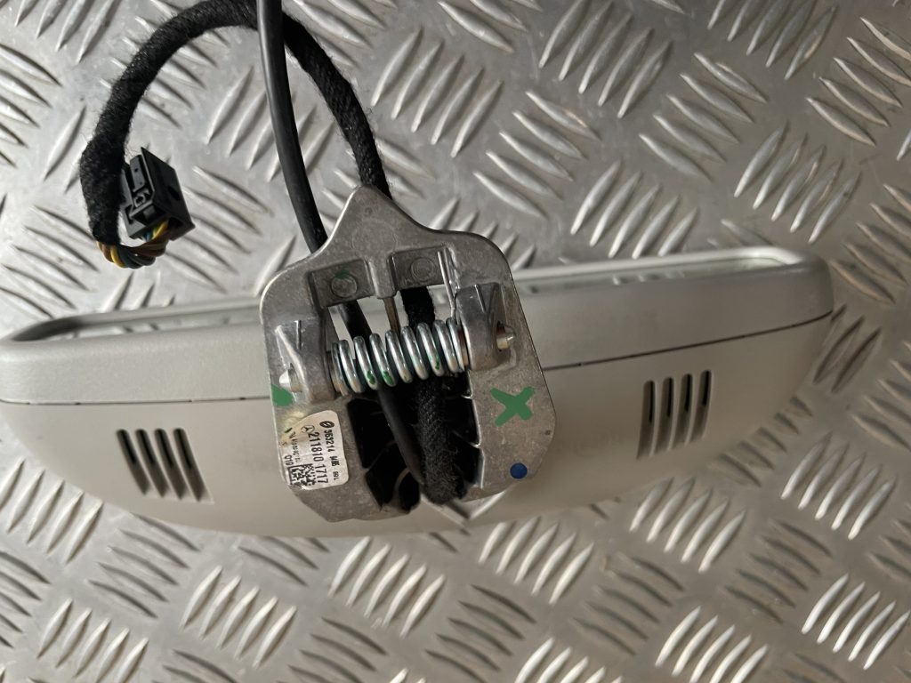 Salona atpakaļskata spogulis priekš MERCEDES BENZ CLS 320 2005 5 Salona atpakaļskata spogulis priekš MERCEDES BENZ CLS 320 2005