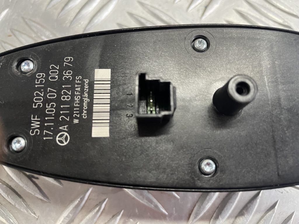 Šofera durvju slēdža pogas priekš MERCEDES BENZ CLS 320 2005 5 Šofera durvju slēdža pogas priekš MERCEDES BENZ CLS 320 2005