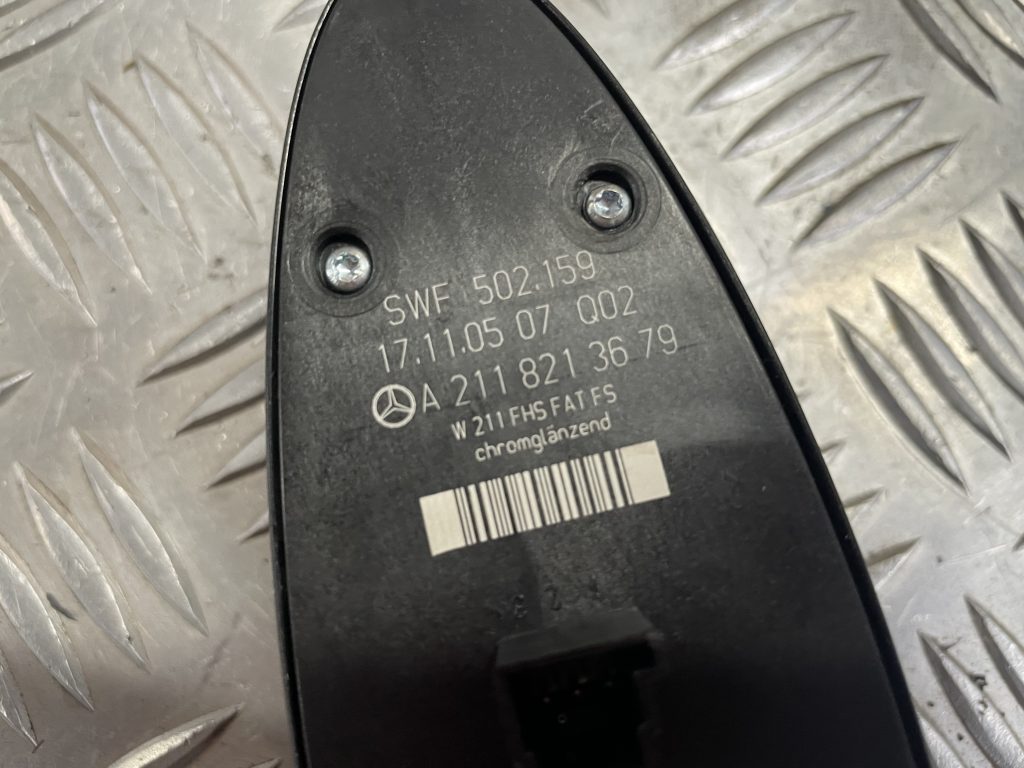 Šofera durvju slēdža pogas priekš MERCEDES BENZ CLS 320 2005 4 Šofera durvju slēdža pogas priekš MERCEDES BENZ CLS 320 2005