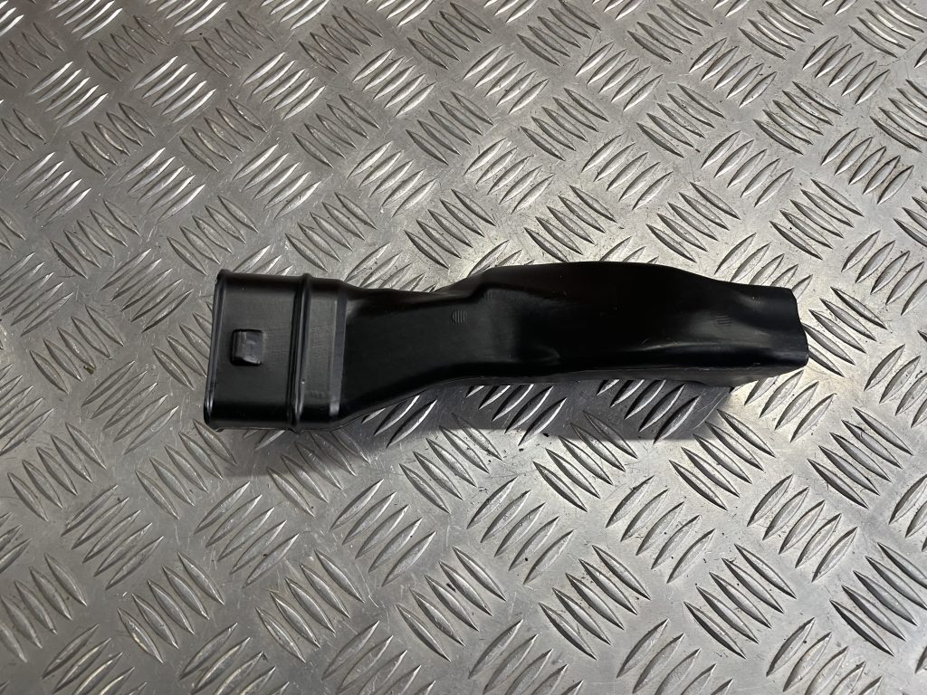 Salona gaisa vads priekš MERCEDES BENZ CLS 320 2005 1 Salona gaisa vads priekš MERCEDES BENZ CLS 320 2005