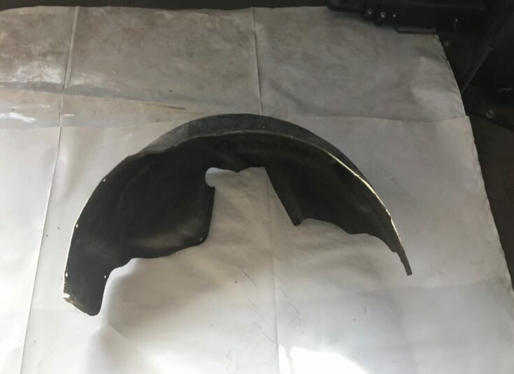 Aizmugurējais kreisais paspārns priekš BMW 1 E87 2009 WHITE