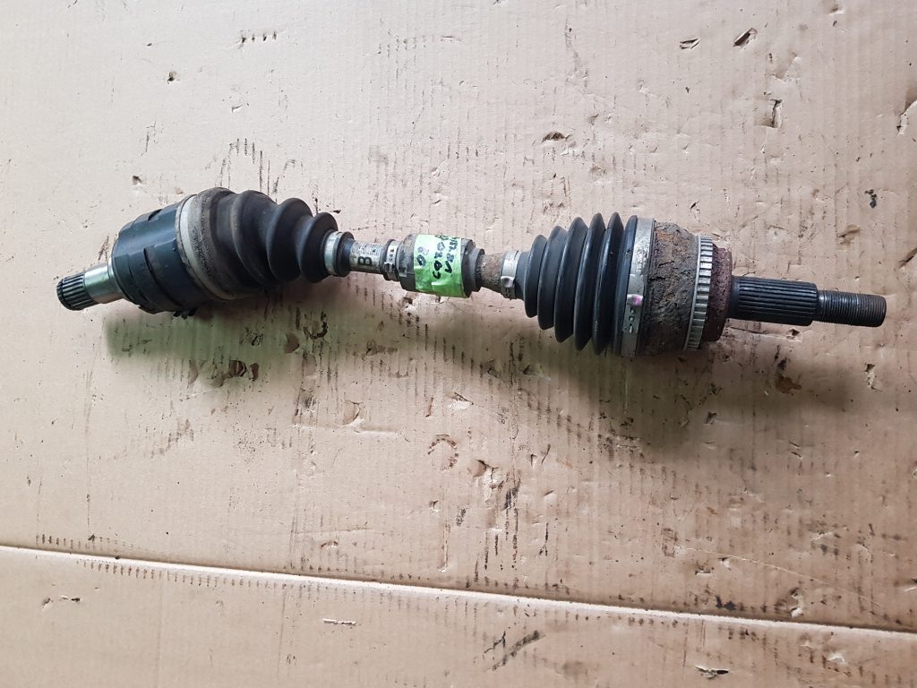 Pusass priekšējā kreisā priekš TOYOTA COROLLA VERSO 2008 1 Pusass priekšējā kreisā priekš TOYOTA COROLLA VERSO 2008