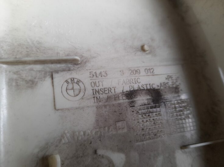 Aizmugurējas salona statnes apdare priekš BMW 320D E46 2004 TOURING